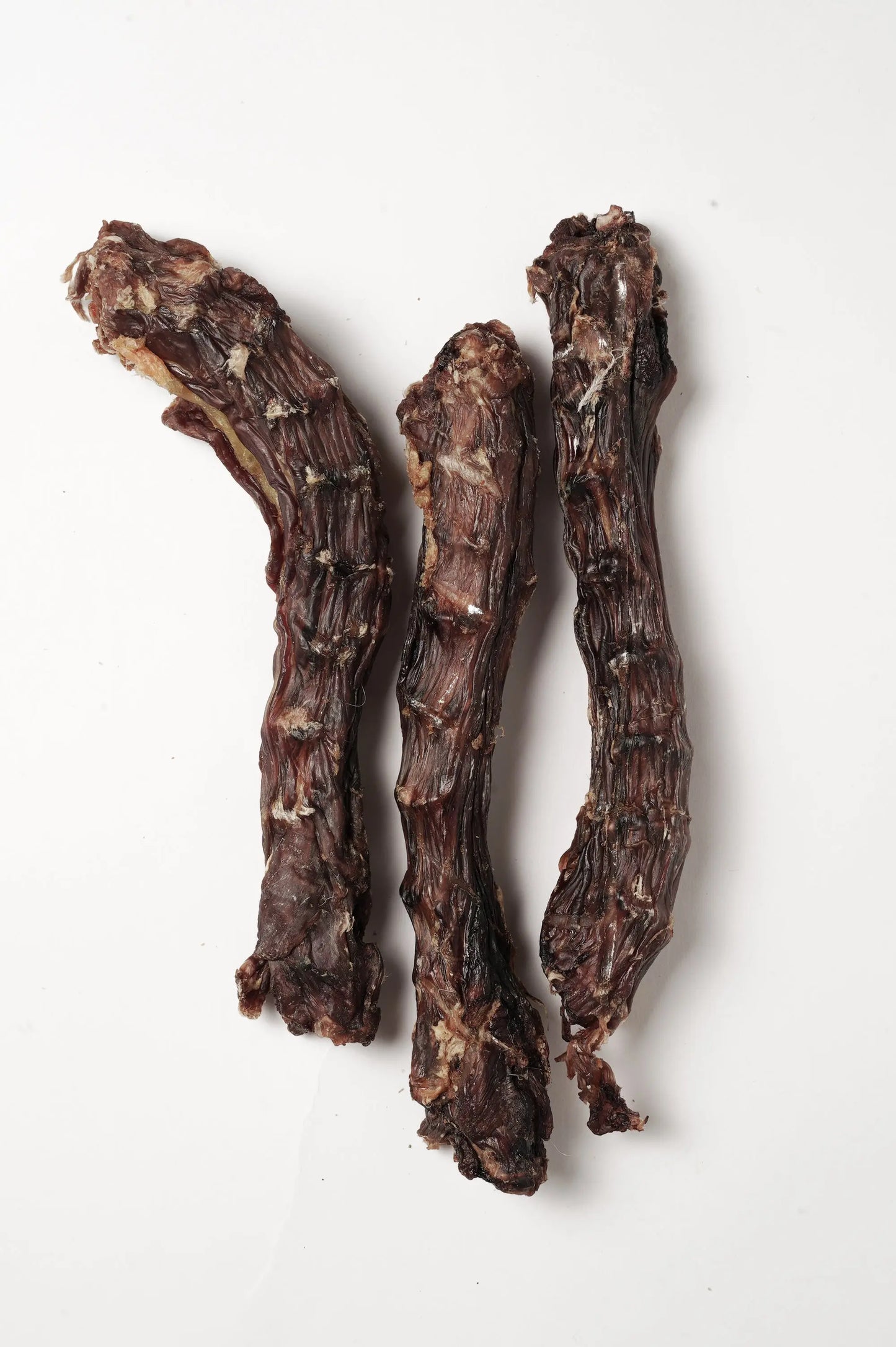 Cous de canard séchés pour chien – friandise 100% naturelle, savoureuse et riche en nutriments, adaptée à toutes les tailles de chien.