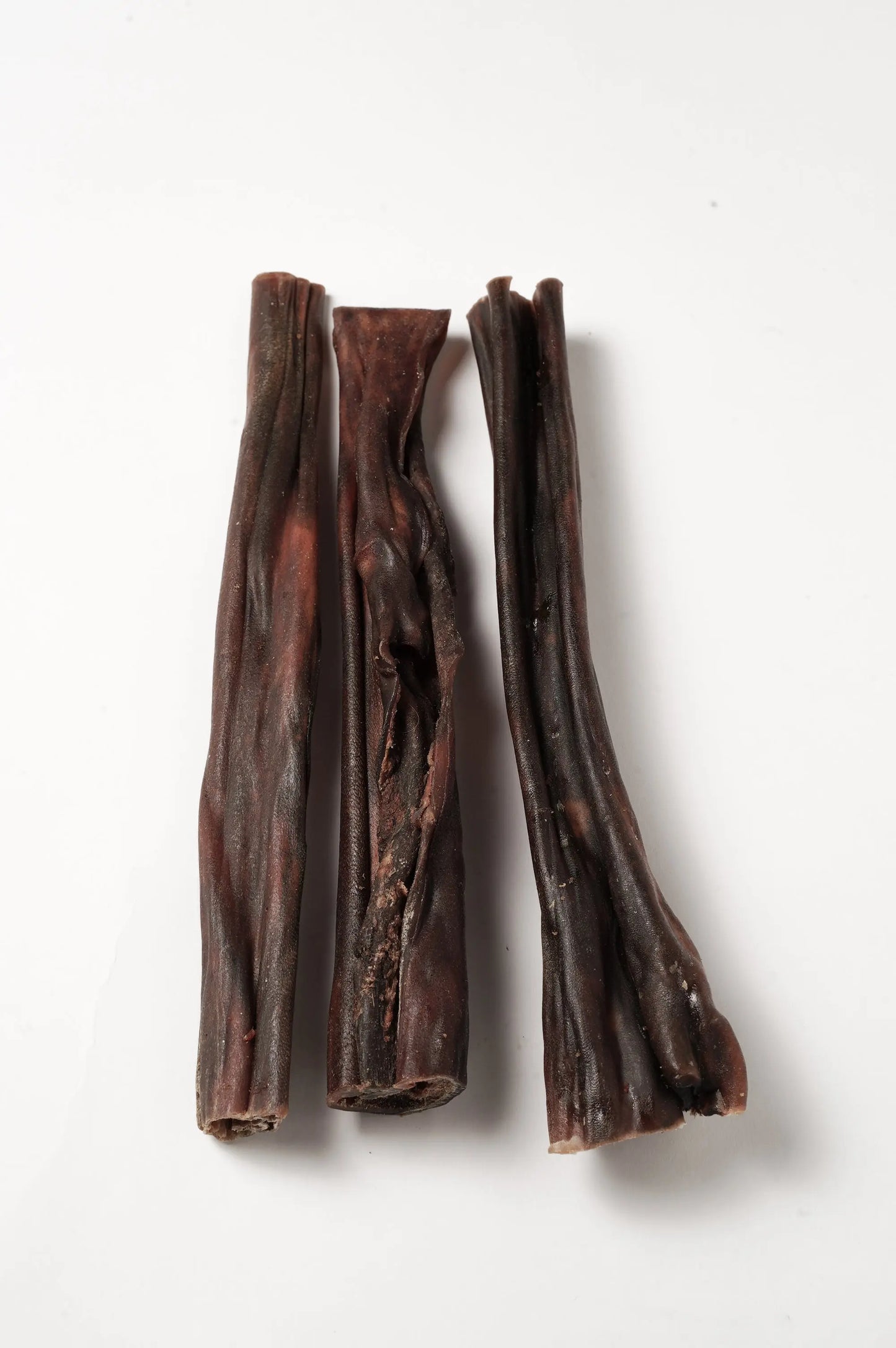 Peau de cheval séchée – friandise naturelle pour chien, riche en protéines, idéale pour la mastication et l’hygiène dentaire.